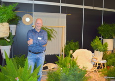 Kees Lek van Kwekerij Tarre en smarre is gespecialiseerd in de teelt van Asparagus potplanten.